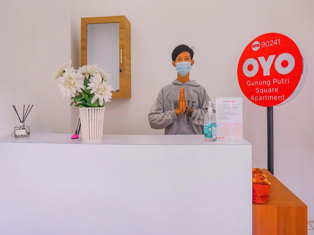 Vaccinated Staff - OYO 90241 Gunung Putri Square Apartment Bogor Exterior foto